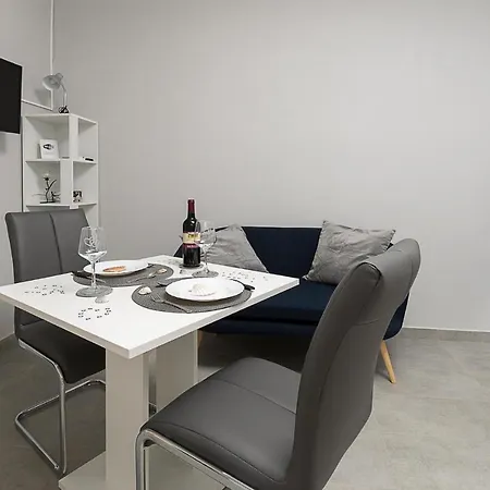 Apartament Amazing In With 1 Bedrooms And Wifi